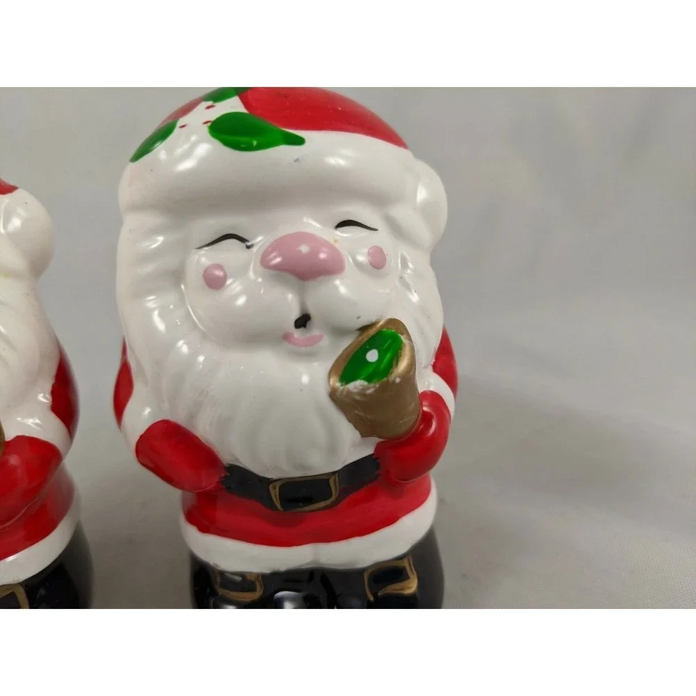 Santa‎ Claus Salt Pepper Shaker